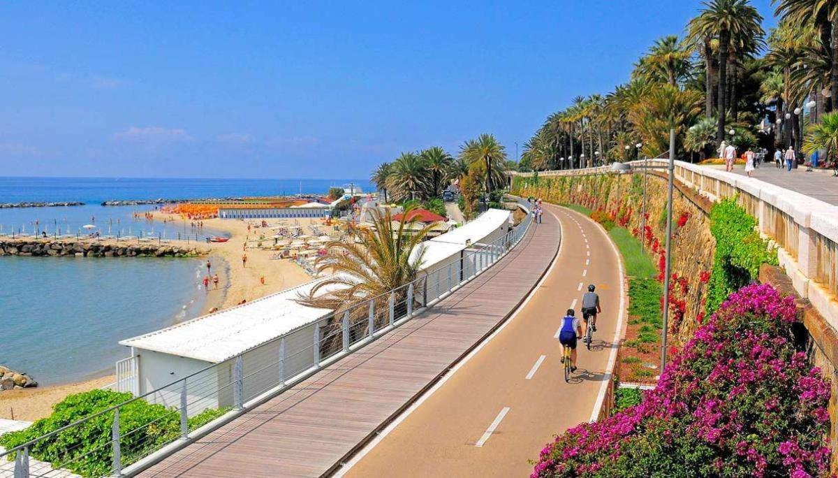 הוילה Diano San Pietro Un Posto Al Sole מראה חיצוני תמונה
